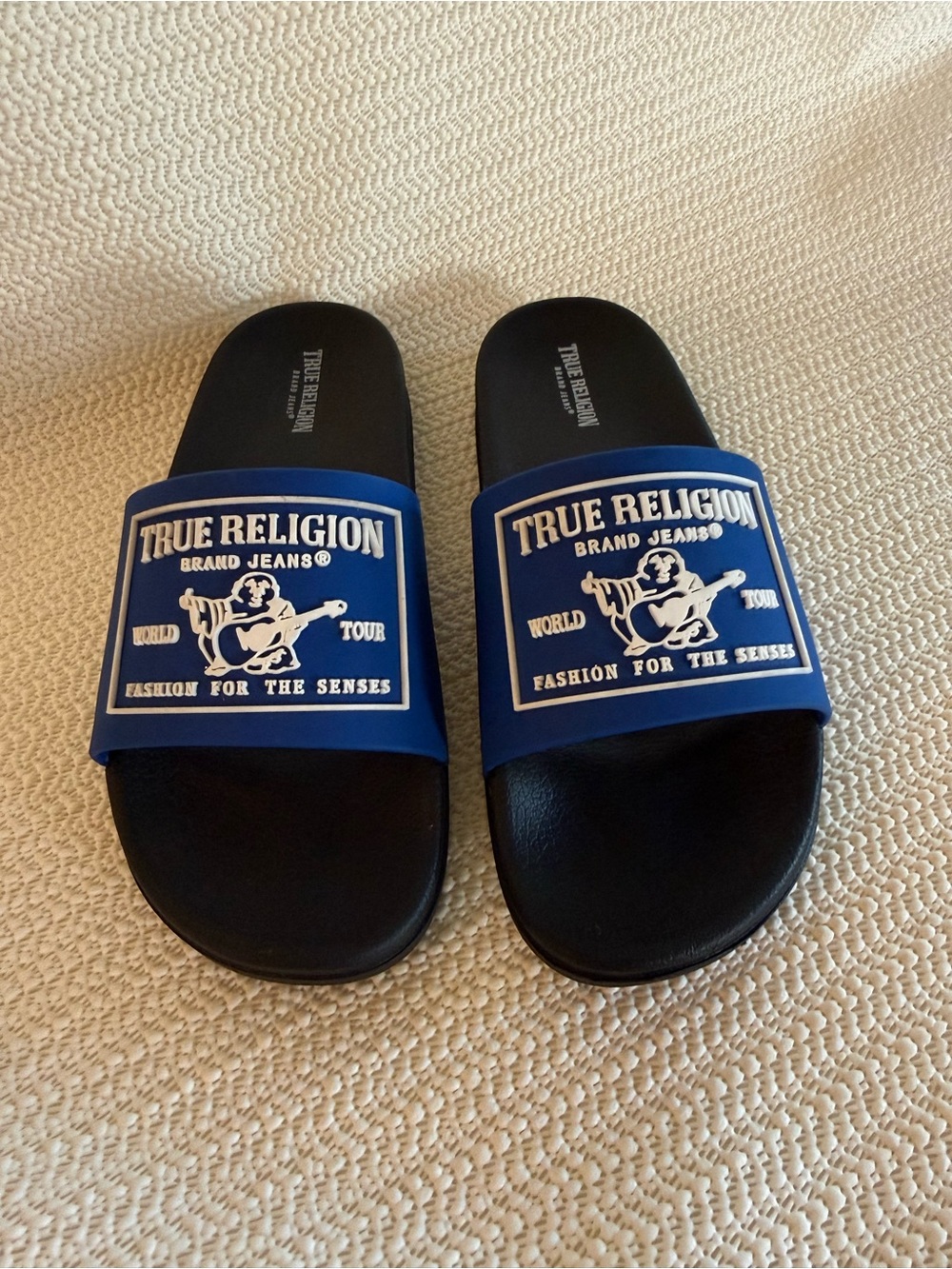 True Religion Kids Slide Sandals Blue Black World Tour Logo Youth Size 2 NWOT